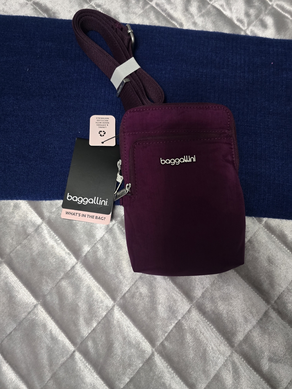 baggallini Plum Crossbody Phone Pouch